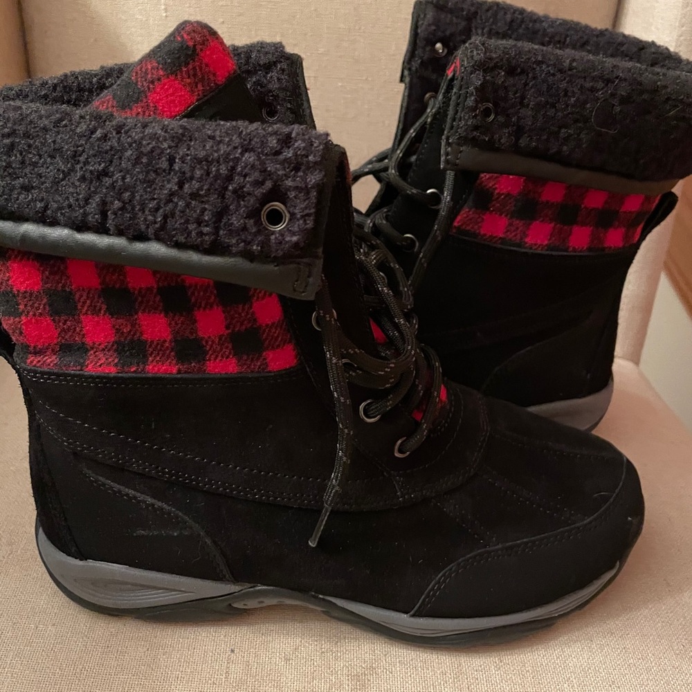 Never worn! Red Buffalo Plaid Boots